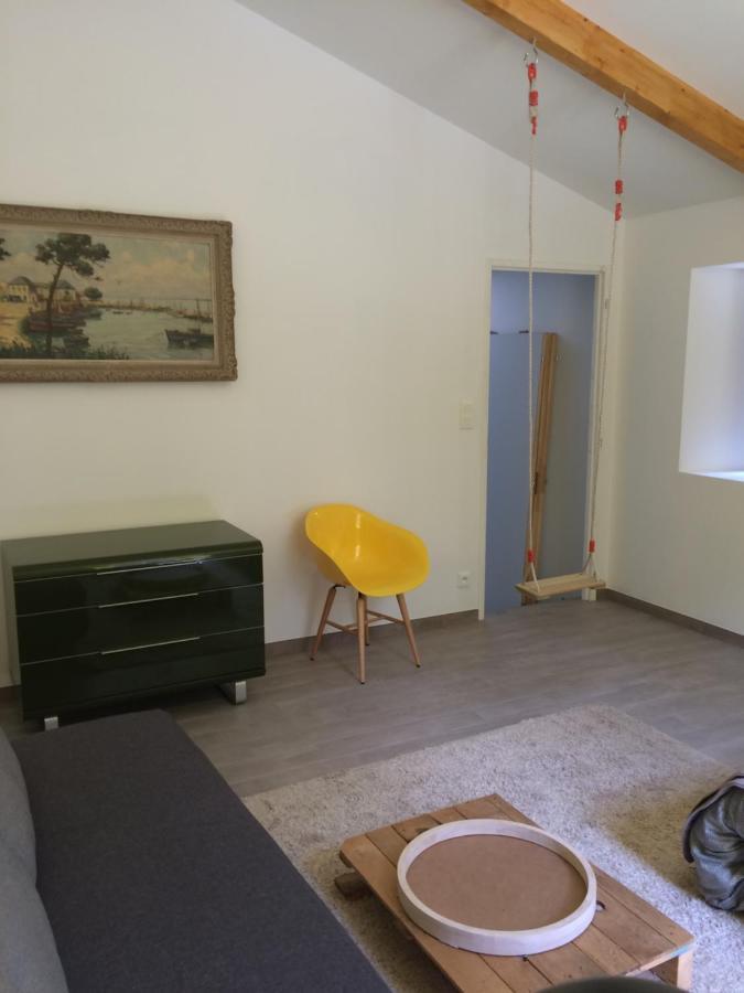 Cabanes Et Studios A La Bernardiere Sevremoine Exteriör bild